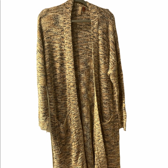 Pilcro and the Letterpress Long Sleeves Cardigan. - Picture 1 of 6